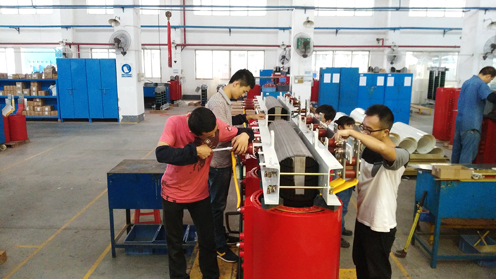 2015應(yīng)屆生車間工作照